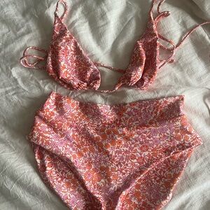 Skatie flora bathing suit